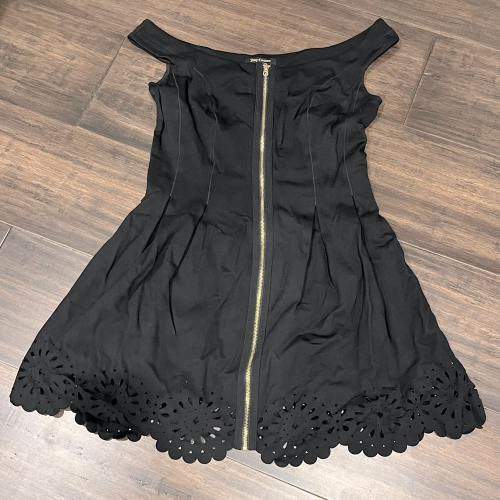 JUICY COUTURE black off shoulder stretch cotton dress with laser cut flo…